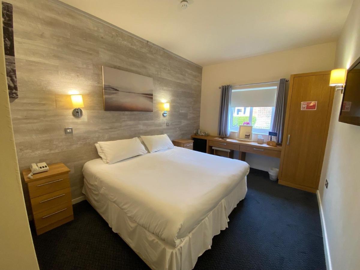 Dudsbury Golf Club - Hotel And Spa Фърндаун Екстериор снимка