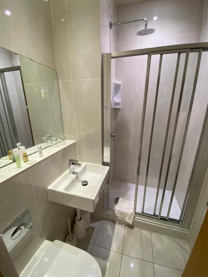 Dudsbury Golf Club - Hotel And Spa Фърндаун Екстериор снимка