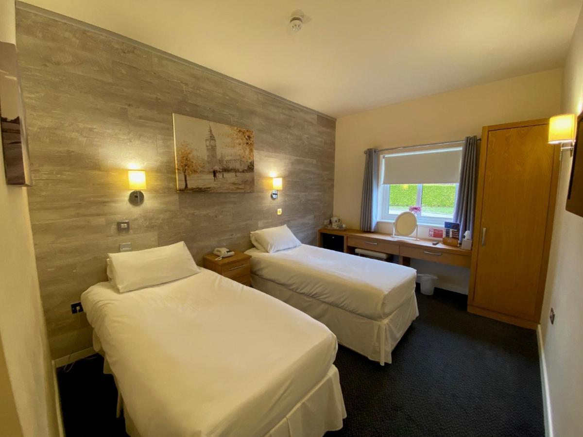 Dudsbury Golf Club - Hotel And Spa Фърндаун Екстериор снимка