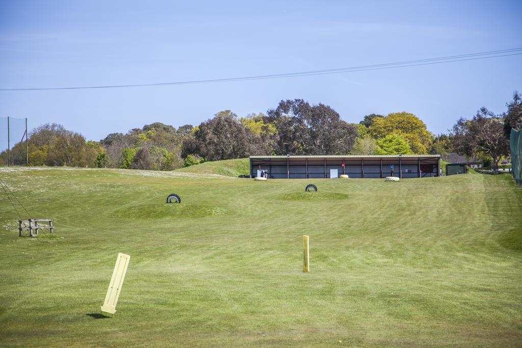 Dudsbury Golf Club - Hotel And Spa Фърндаун Екстериор снимка