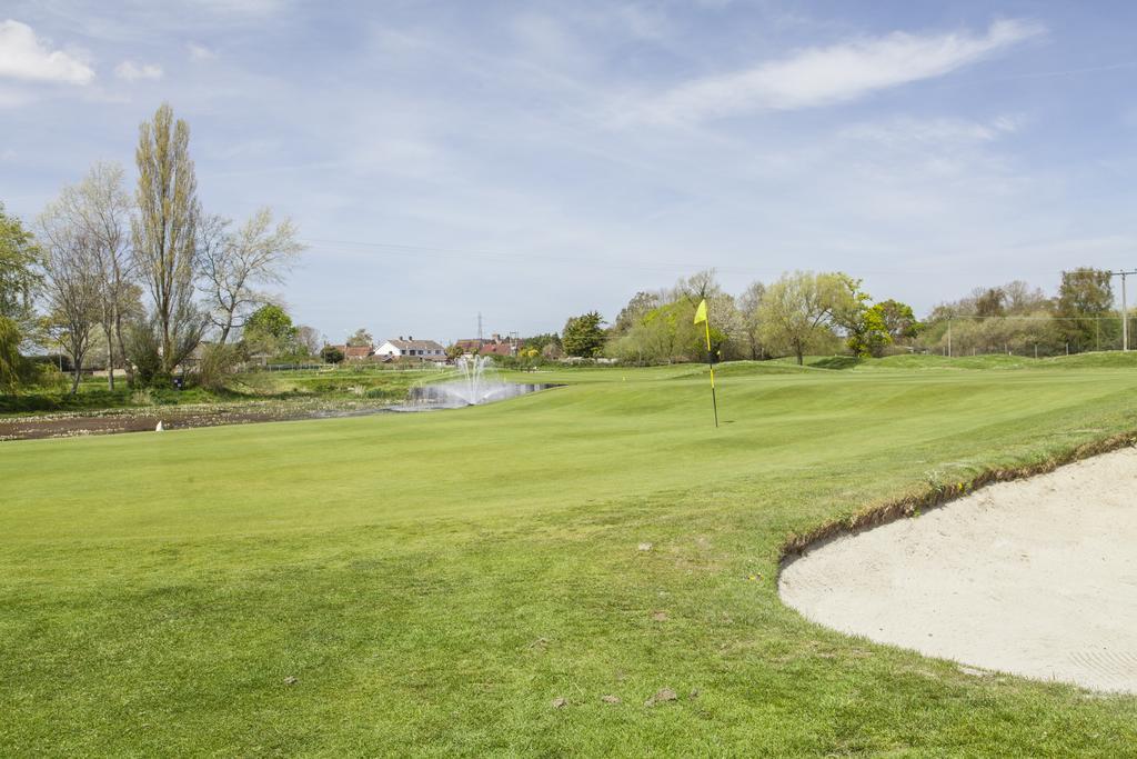 Dudsbury Golf Club - Hotel And Spa Фърндаун Екстериор снимка