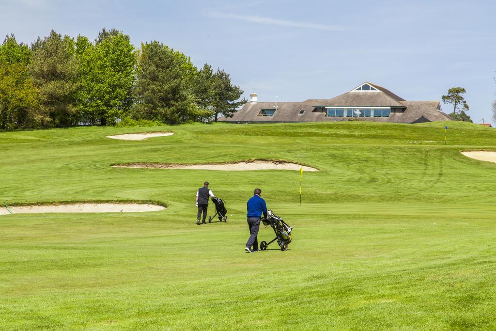 Dudsbury Golf Club - Hotel And Spa Фърндаун Екстериор снимка