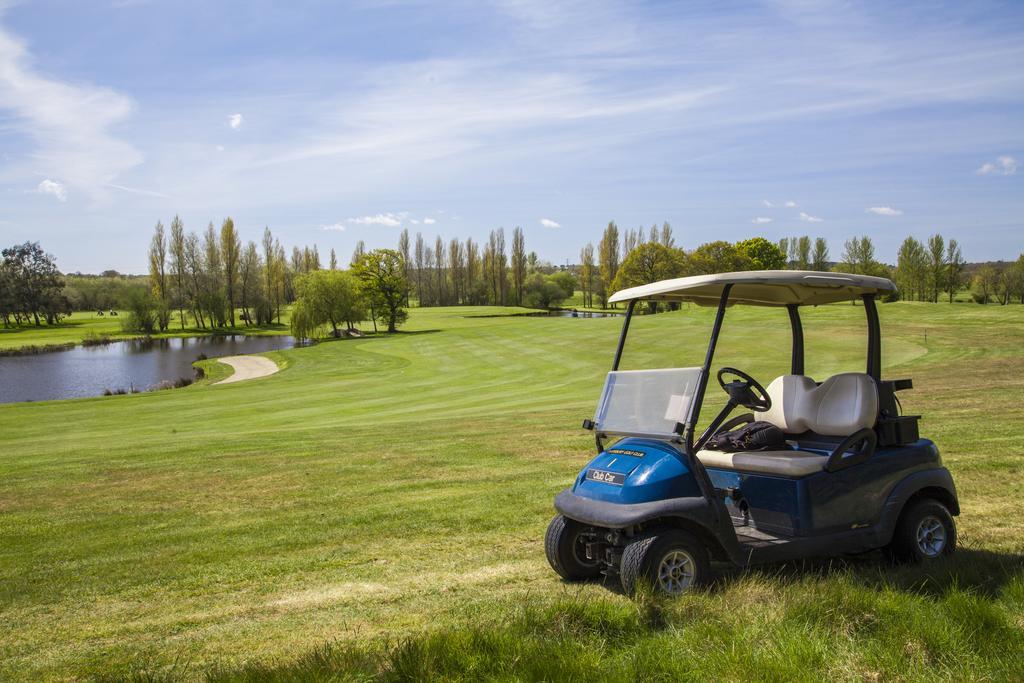 Dudsbury Golf Club - Hotel And Spa Фърндаун Екстериор снимка